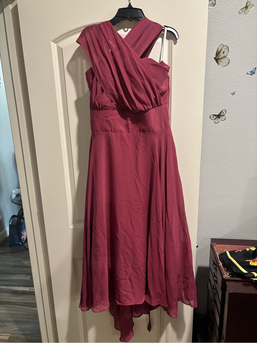 Elegant Cross-Back Chiffon Midi Dress in Burgundy